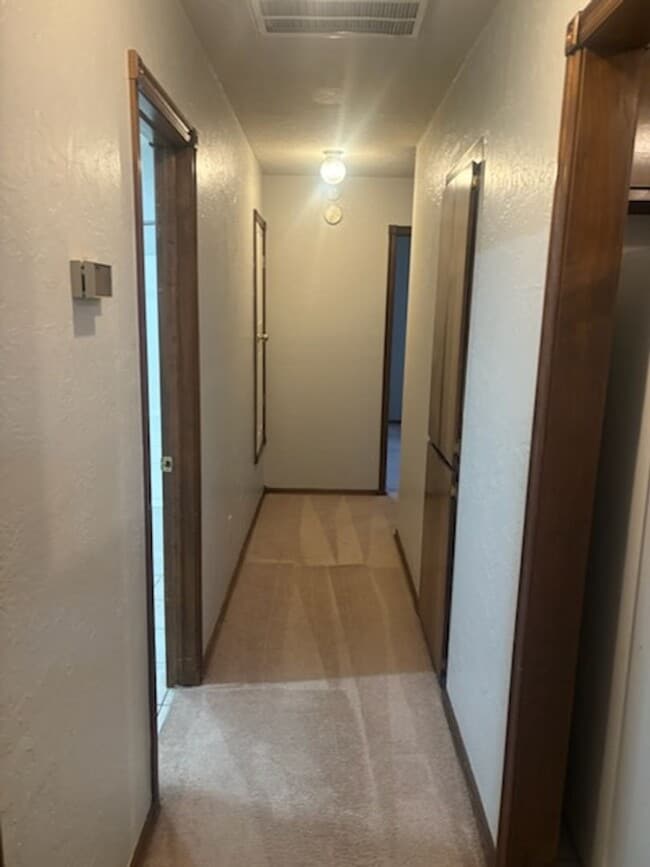 Building Photo - 2 Bed, 2 Bath Duplex in Mountain View Area