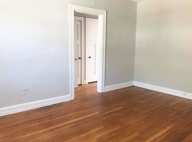 Building Photo - 415 Probasco St