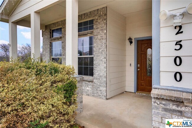 Building Photo - 2500 Waterfall Dr