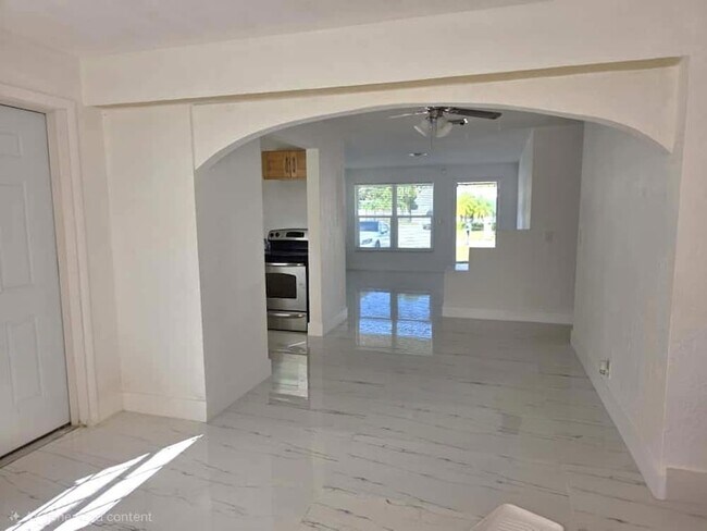 Foto del edificio - 364 NW 2nd Ct