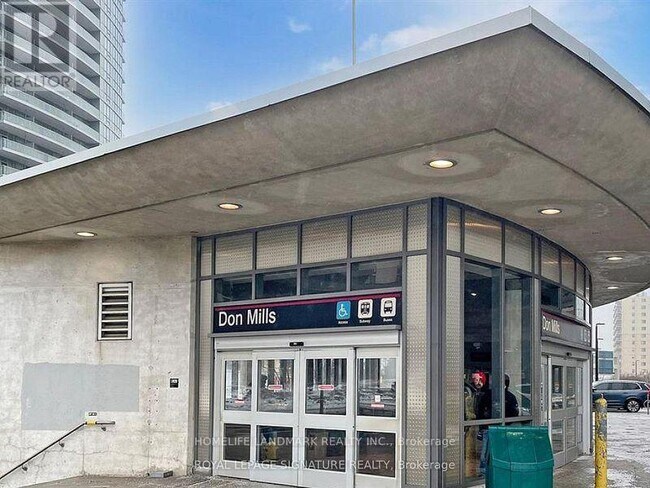 Photo du bâtiment - 32 Forest Manor Rd