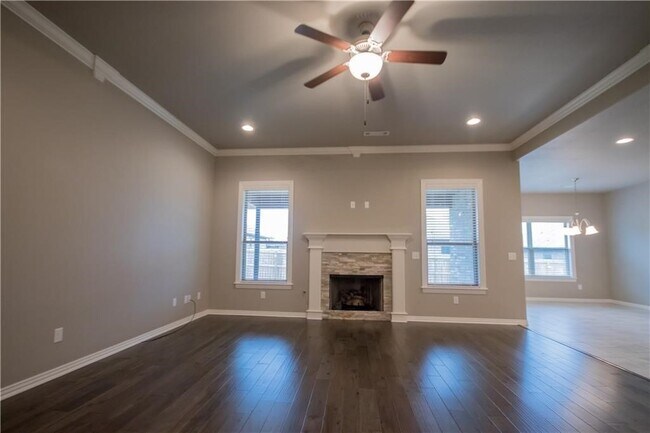 Building Photo - 301 Cisterna Dr