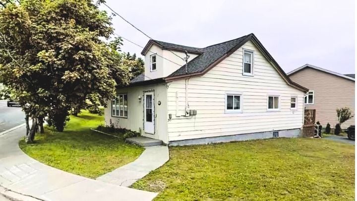 Primary Photo - 112 Airport Heights Dr