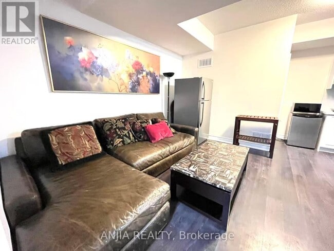 Building Photo - 199 Canyon Hill Ave