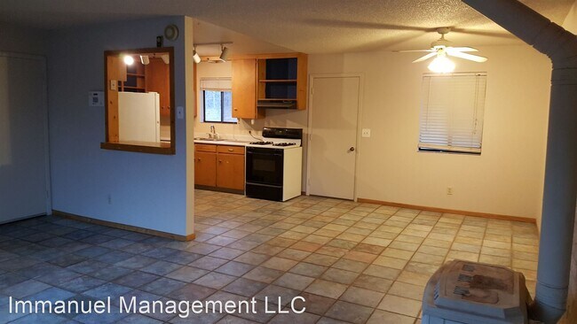 Foto del edificio - 3 br, 2 bath House - 6050 N Dodge Avenue