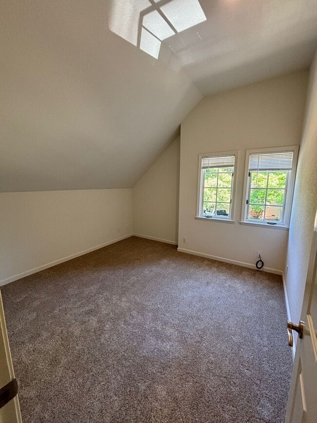 Building Photo - 2063 Hoen Ave