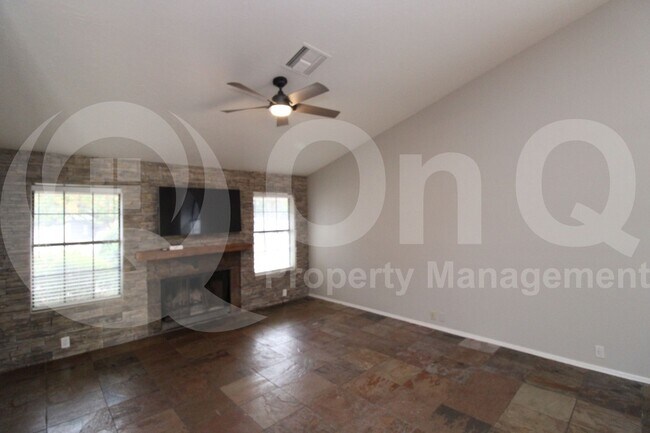 Building Photo - 11638 N 109th St