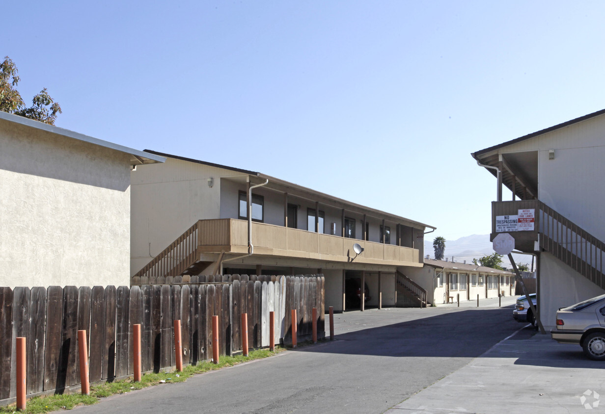 Building Photo - Garner Avenue Apartments