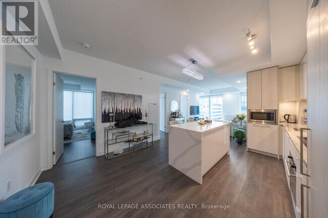 Photo du bâtiment - 125 Blue Jays Way