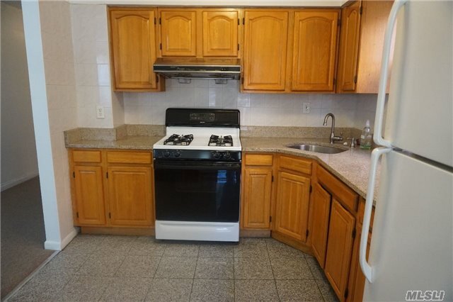 Foto del edificio - 45-16 80th St