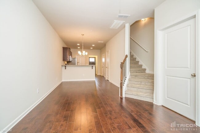 Building Photo - 109 Hickory Station Ln