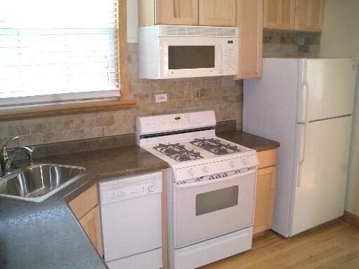 Building Photo - 2044 Pratt Ct