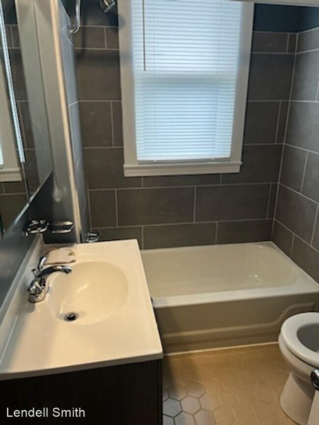 Foto del edificio - 3 br, 1.5 bath House - 1745 W. Gaulbert Ave.