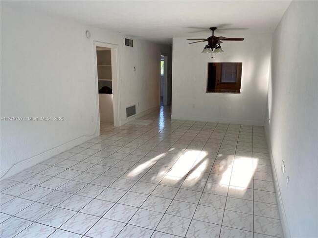 Building Photo - 251 Galen Dr