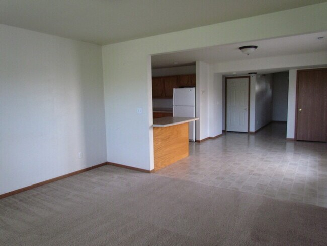 Building Photo - 16785 Huntington Ln