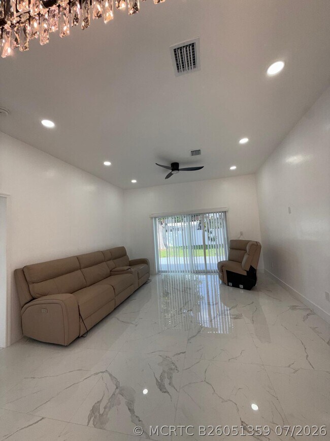 Foto del edificio - 6319 Southgate Blvd