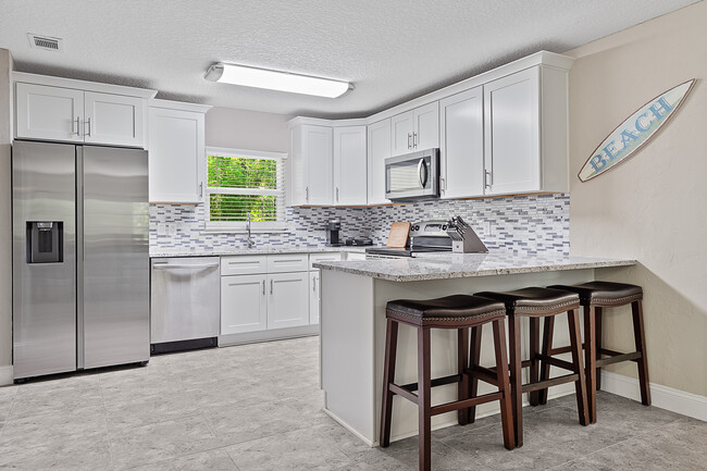 Foto del edificio - 32 Pine Crest Ln