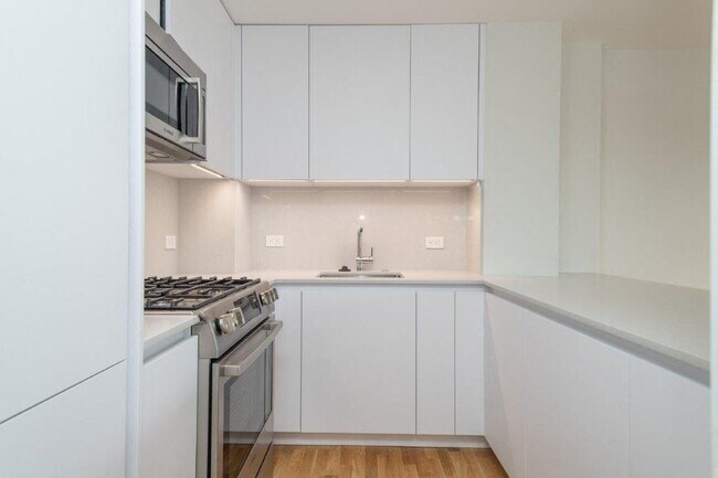 Interior Photo - 1410 Columbia