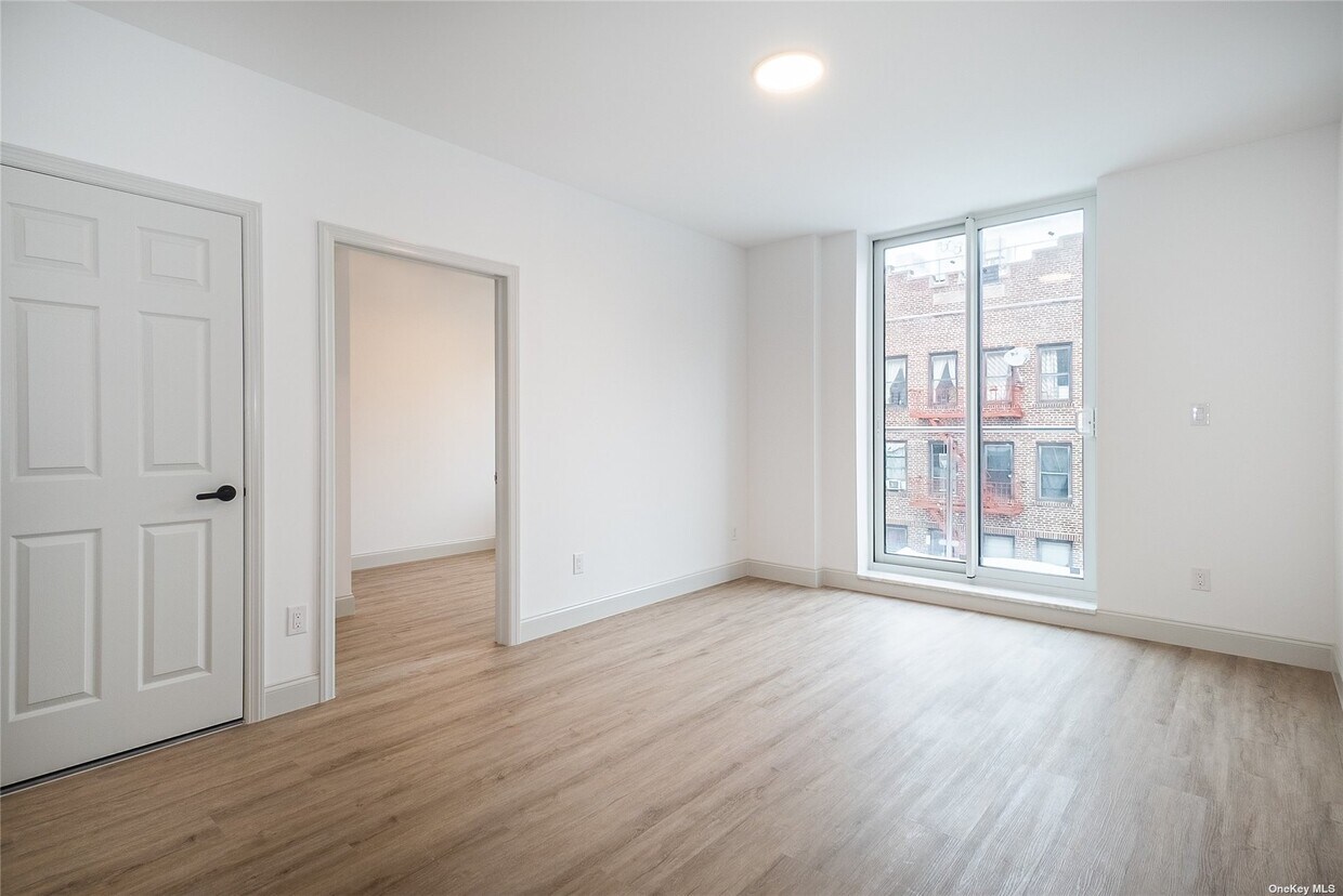 885688162 162nd St Unit 5H, Queens, NY 11432 Room for Rent in