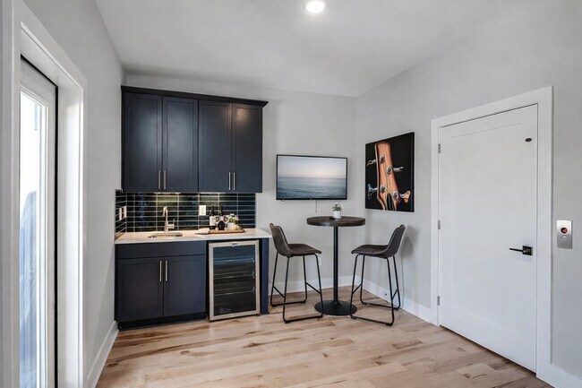 Foto del edificio - 2131 Goodrich Ave
