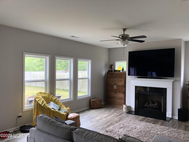 Foto del edificio - 209 Legacy Ln