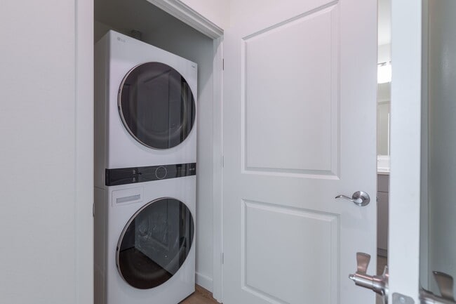 Interior Photo - Urban 33