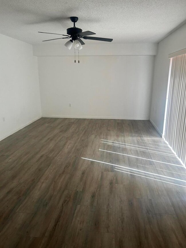 Building Photo - 804 Blue Ridge Cir