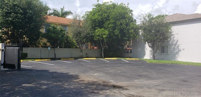 Building Photo - 5725 NW 109th Ave