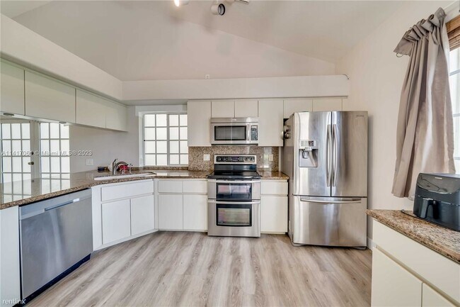 Foto del edificio - 3 br, 2 bath House - 1174 Laguna Springs Dr