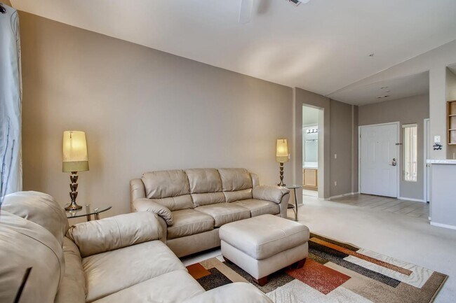 Building Photo - Gorgeous 2nd Floor Gated Summerlin Communi...
