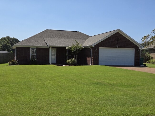 Building Photo - 110 Livingston Cove