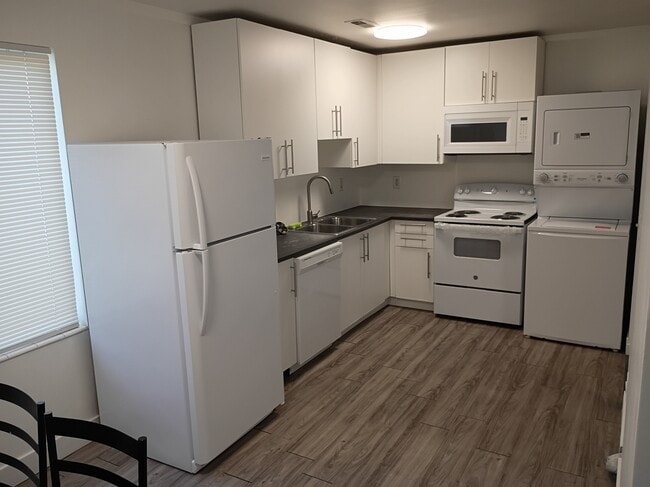 Building Photo - 595 W Tiffany Town Dr