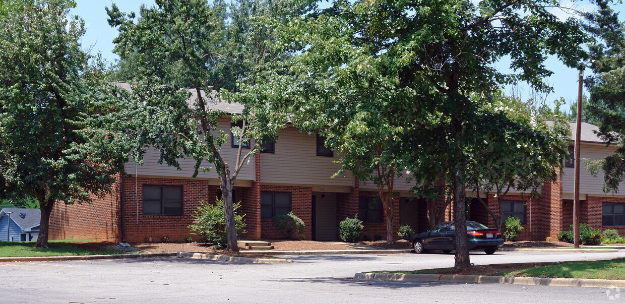 Eastwood Court 573 E Davie St Raleigh NC 27601 Apartments com Eastwood Court 573 E Davie St Raleigh NC 27601 Apartments com