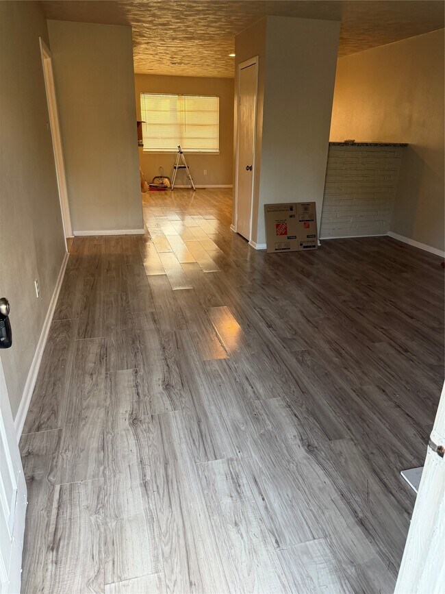 Foto del edificio - 7626 Rhobell St