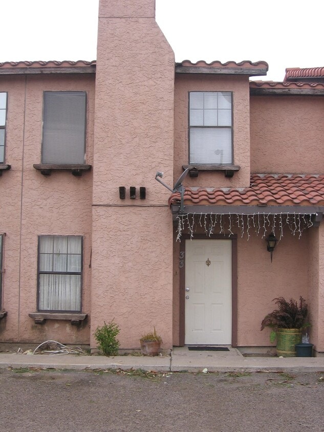 5500 McPherson Rd Unit 33, Laredo, TX 78041 Condo for Rent in Laredo