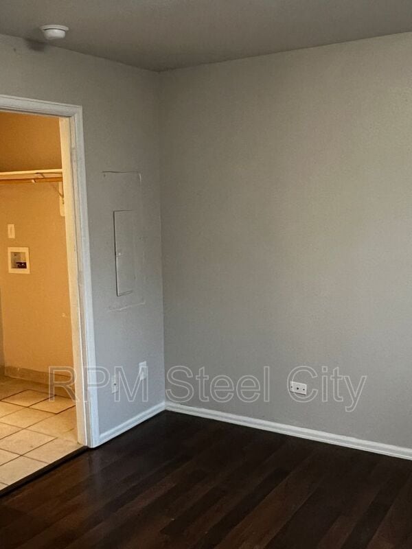 Foto del edificio - 1719 Oakshire Ln