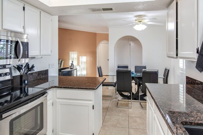 Building Photo - 212 Coral Dr