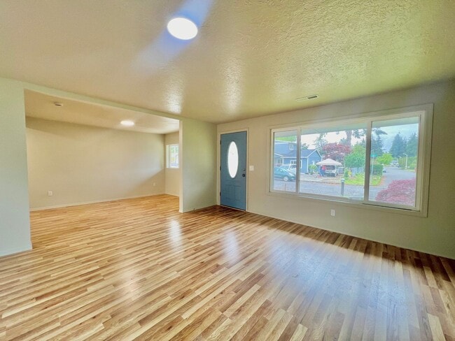 Building Photo - 2020 SE 154th Ave