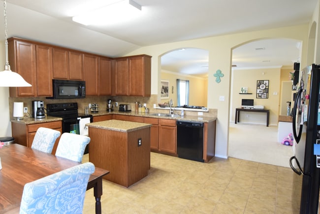 Building Photo - 832 Starlight Dr