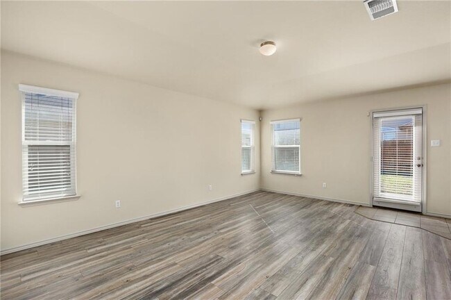 Foto del edificio - 112 Hondo Gap Ln