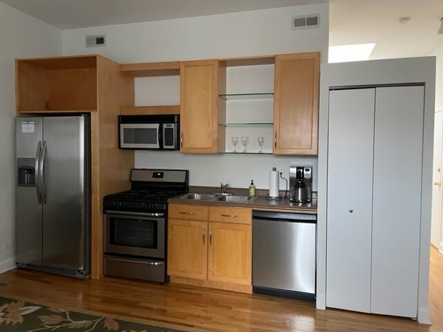 Foto del edificio - 1345 N Wells St