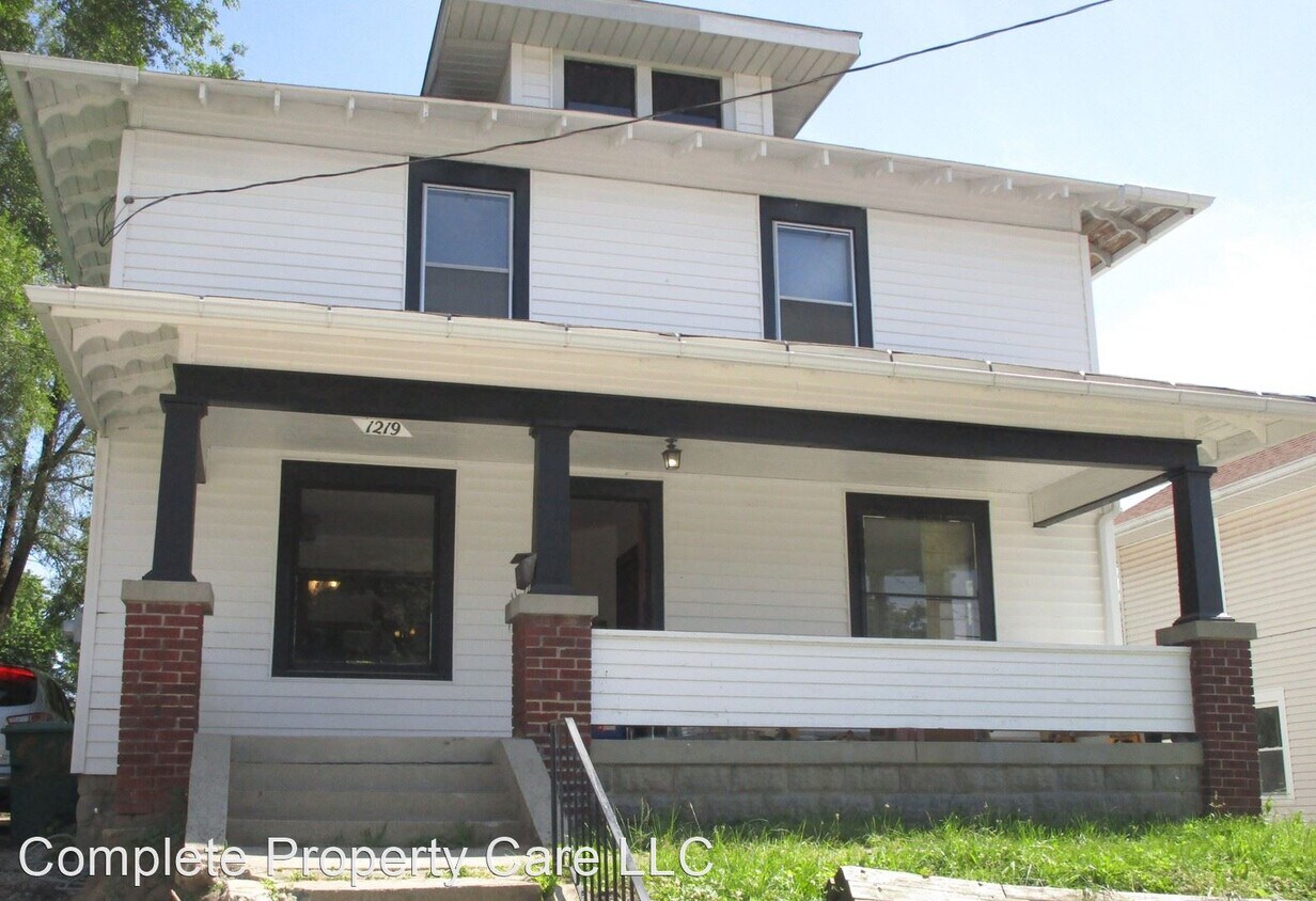 Primary Photo - 5 br, 2.5 bath House - 1219 Thornburg