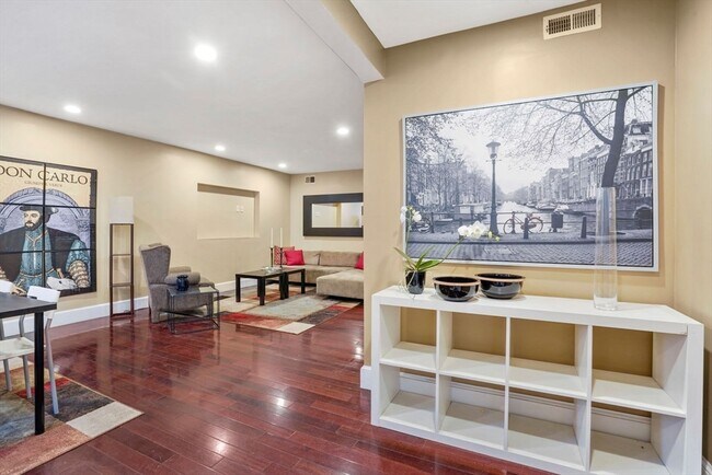 Foto del edificio - 685 Massachusetts Ave