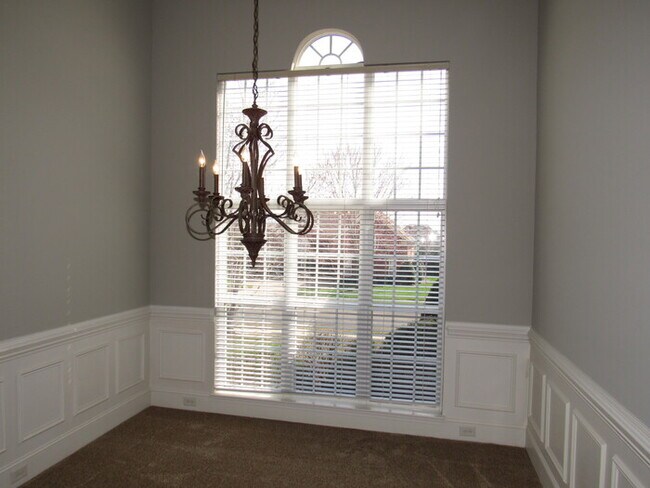 Building Photo - 125 Dalton Cir