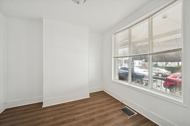 Foto del edificio - 1124 W 9th St