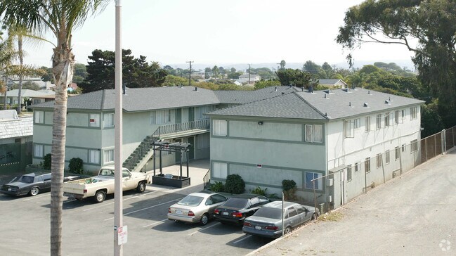 Building Photo - 481 Palm Ave