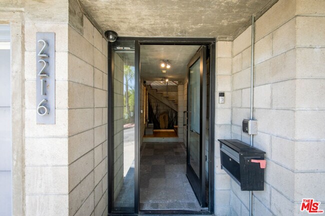 Foto del edificio - 2216 Bancroft Ave