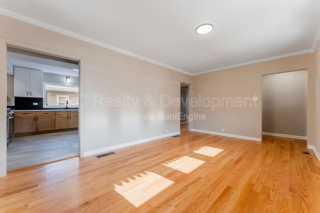 Building Photo - 3303 Division St