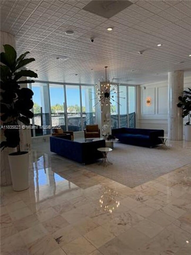 Building Photo - 5750 Collins Ave