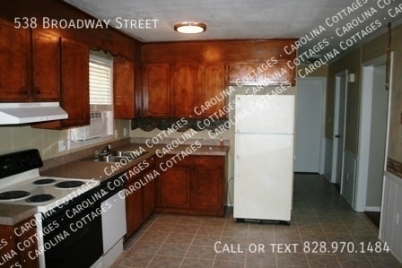 Building Photo - 538 Broadway St
